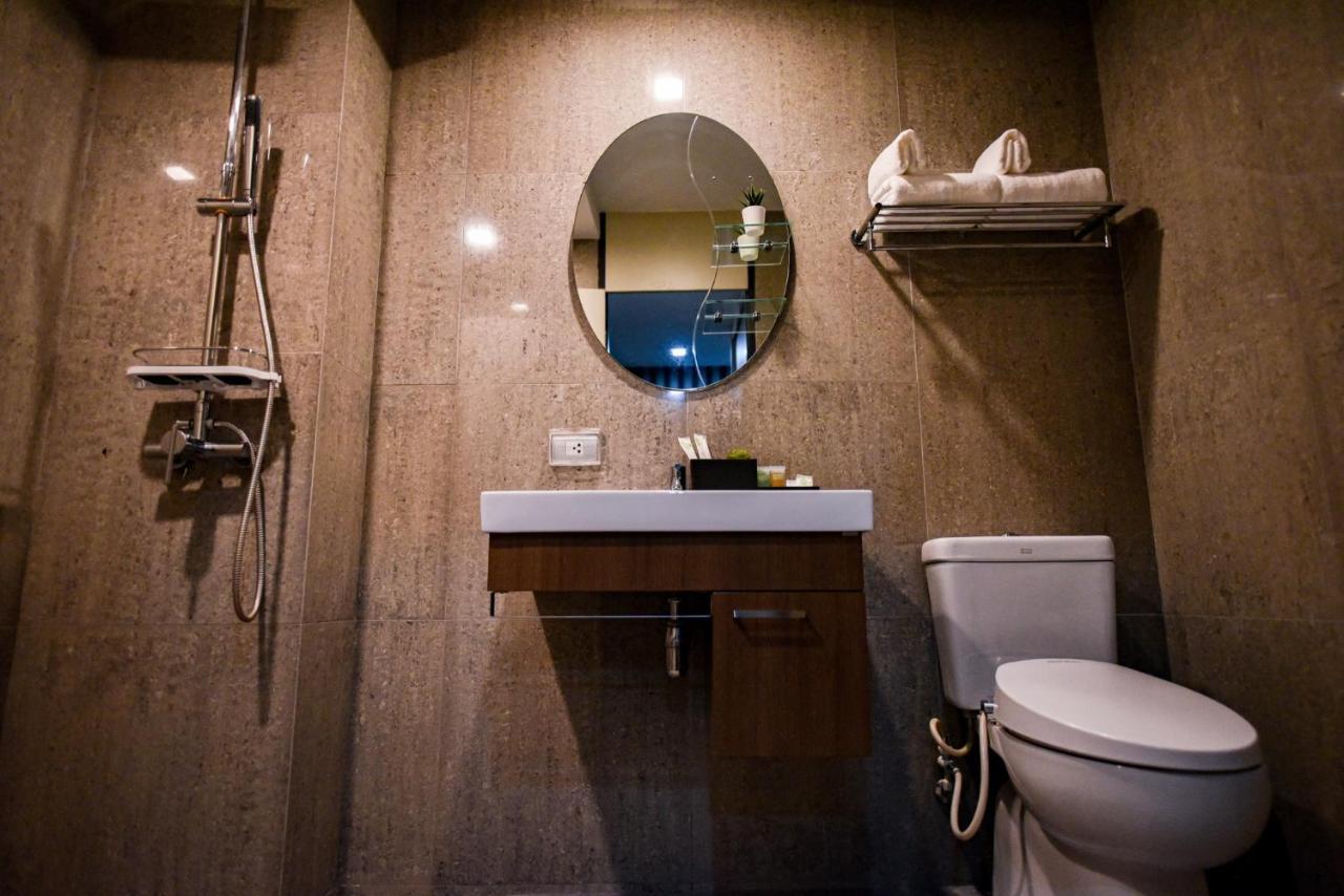 Q Suites 46 Бангкок Экстерьер фото